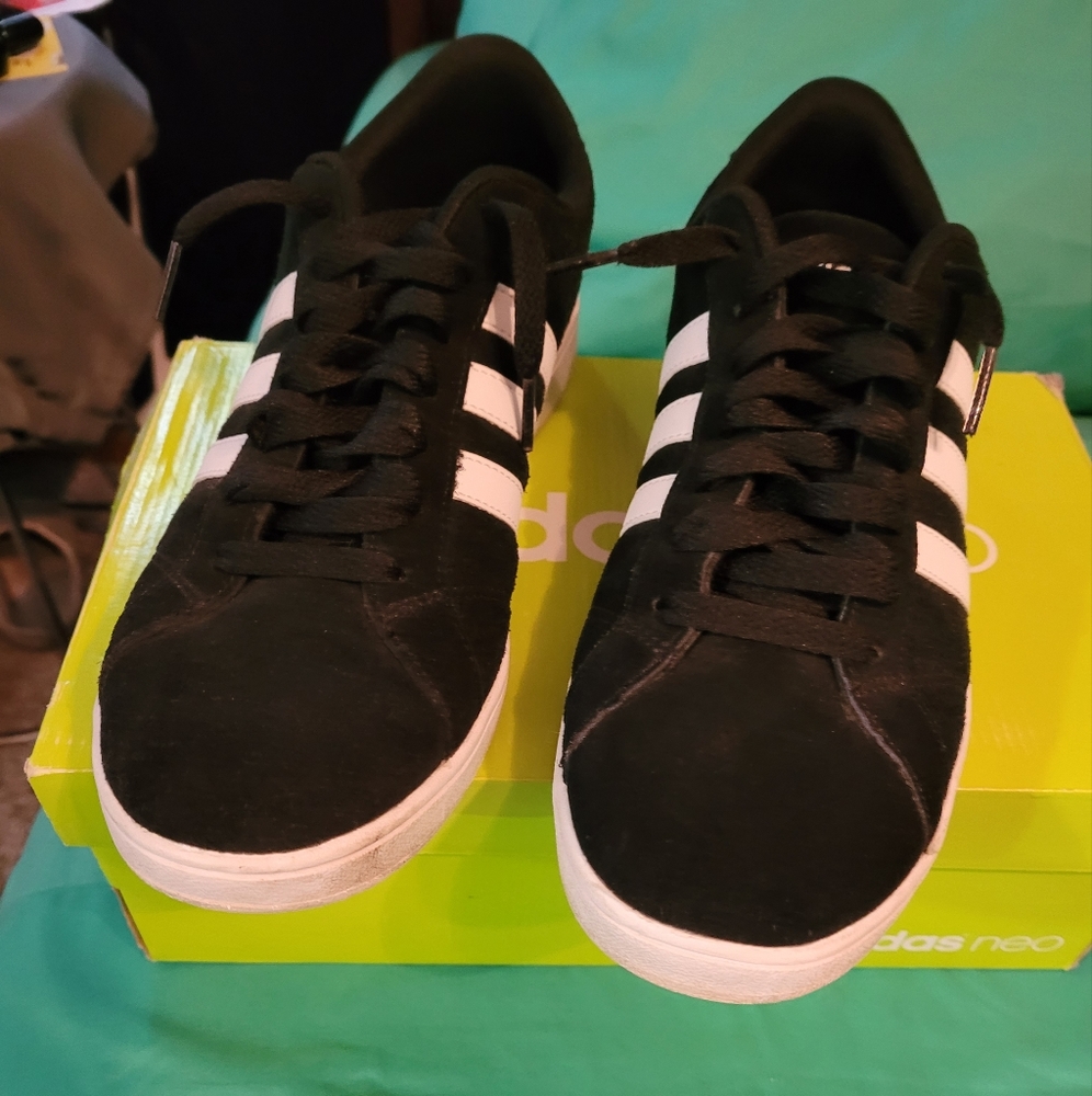 Shoes - Picture 2 of 4